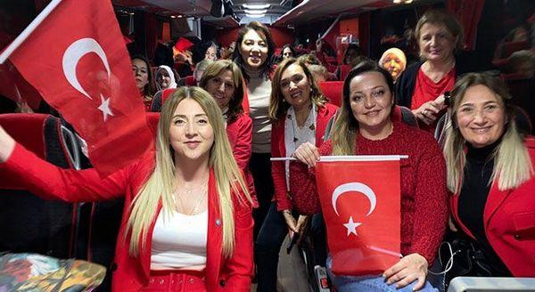 İzmir’in Kadınları Ankara’ya Akın Etti