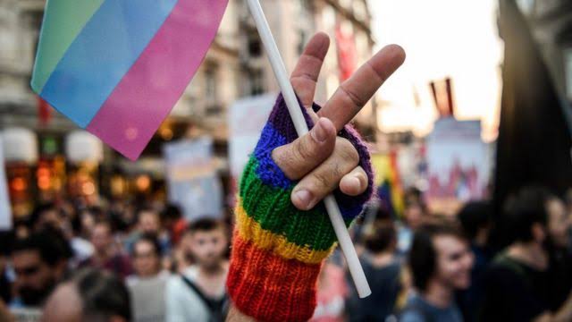 Bursa’da deprem sonrası LGBTİ+ dayanışması var