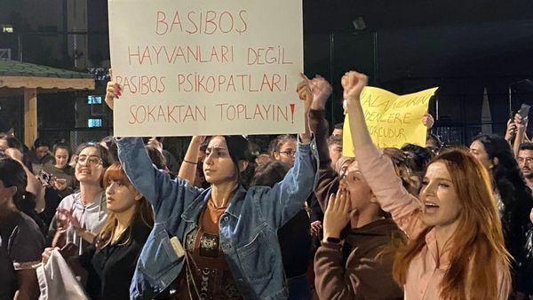 Mersin’de taciz iddialarına karşı gece yarısı eylemi: Kız öğrenci yurdunda protesto 