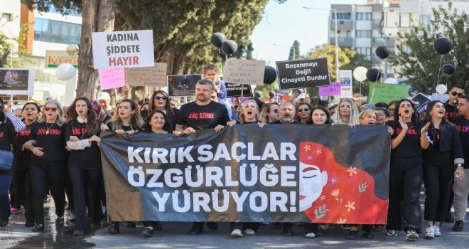 Kırık Saçlar Buca’da